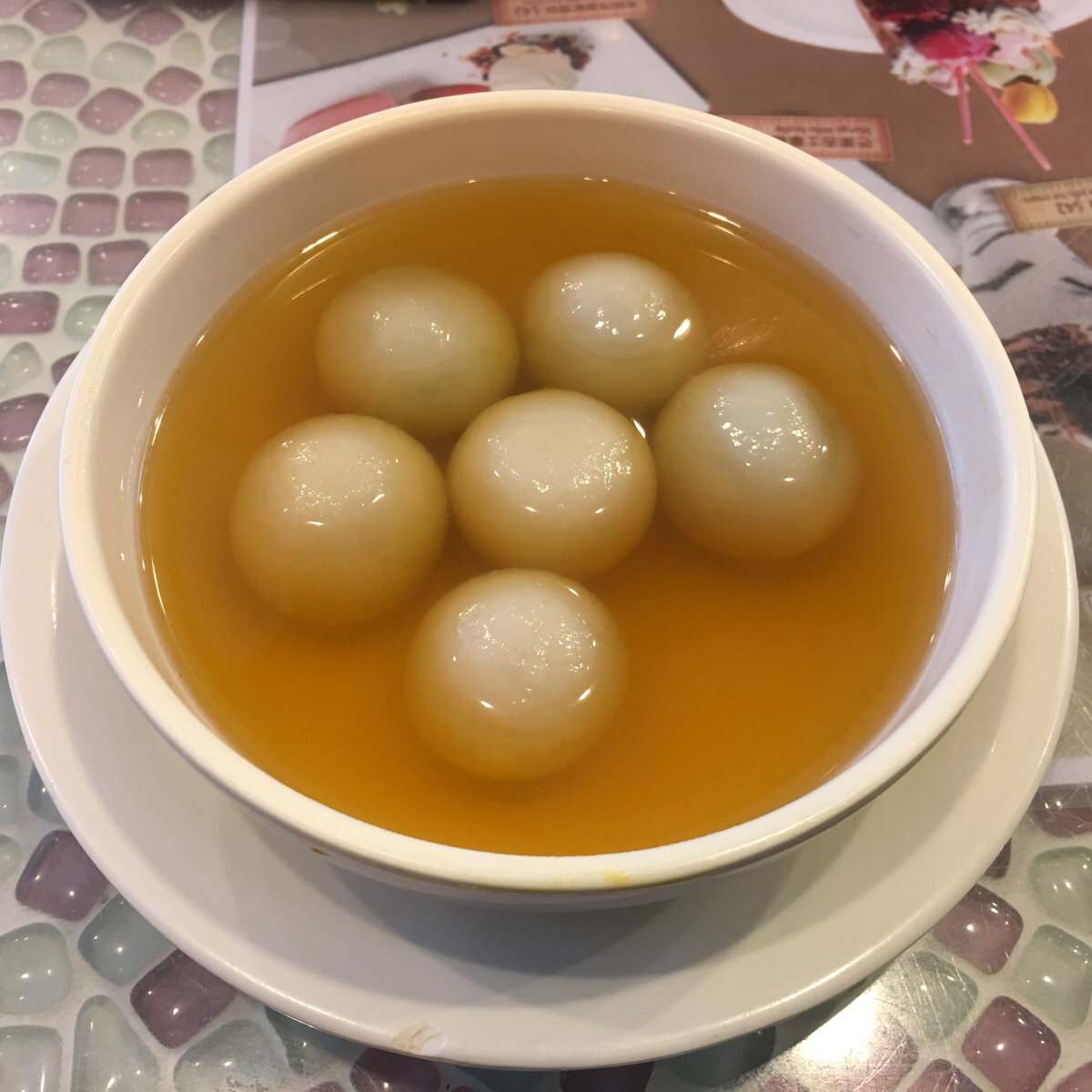 香港の強すぎるエアコンで冷えたときに食べるデザート〜「薑汁味湯丸」