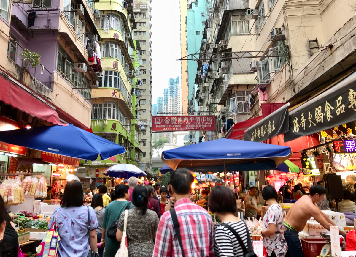 旺角の廣東道（Canton Road)を探索〜（後編）長沙街のバス停から金物屋ー旺角街市ー歩道橋を抜けて旺角駅まで歩いた〜 ドラマ「恋する香港」のロケ地を散歩