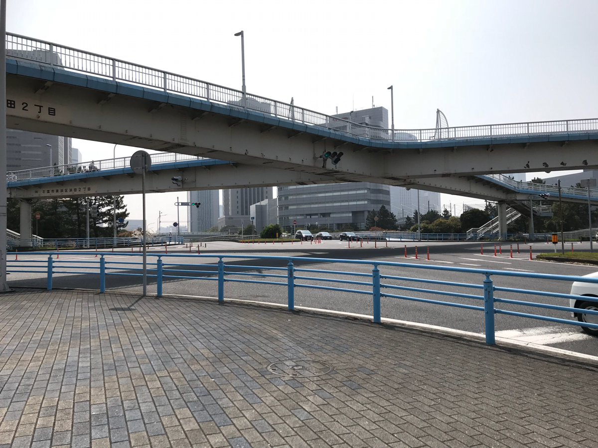 千葉県運転免許センターから、ドラマ「Nのために」のロケ地になった「中浜橋側道橋」を通って海浜幕張駅まで歩いた