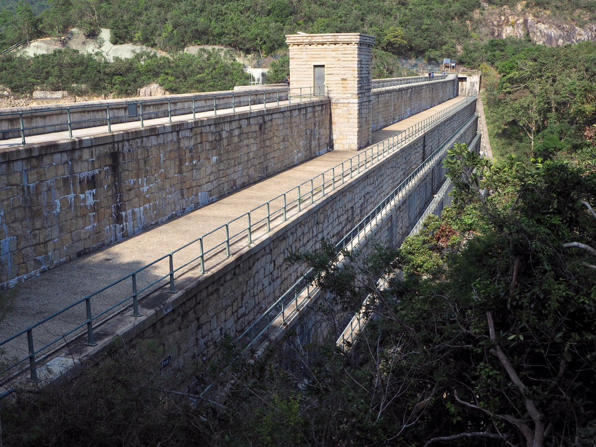 大潭中水塘水壩（Tai Tam Intermediate Reservoir Dam）は人がほとんどいない穴場だった〜大潭水務文物徑（Tai Tam Waterworks Heritage Trail）をお散歩(3)
