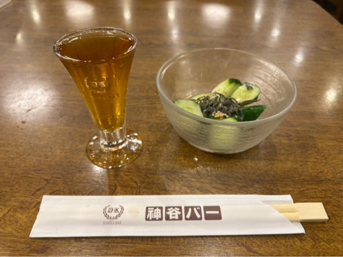 金曜日の夕方、浅草で電気ブランを飲んでみた