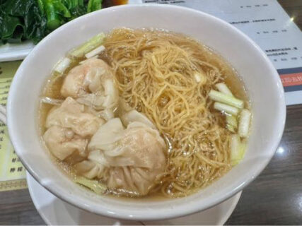 弾丸香港の締めはワンタン麺-麥明記（Mak’s Noodle）
