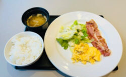 朝はファミレス派。仕事前のちょうどいい朝ごはん