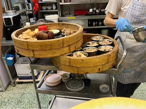 香港で見つけた新しいお気に入り！荃灣「海連茶樓」で昔ながらのワゴン式飲茶を満喫
